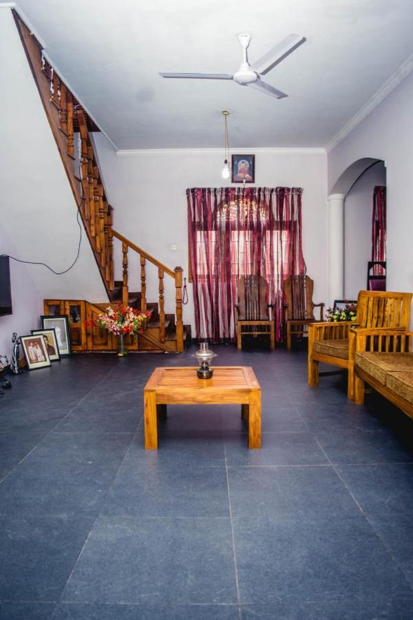 4Ty Two Homestay Galle Extérieur photo